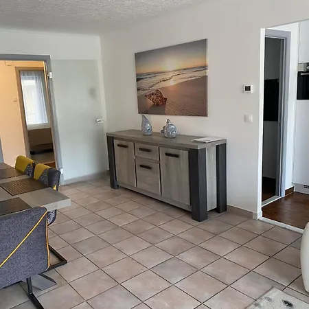 דירה In Near The