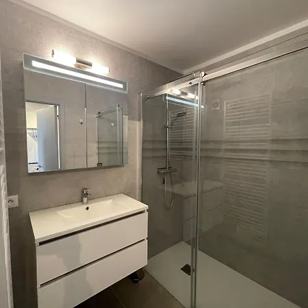 In Near The דירה ניופורט